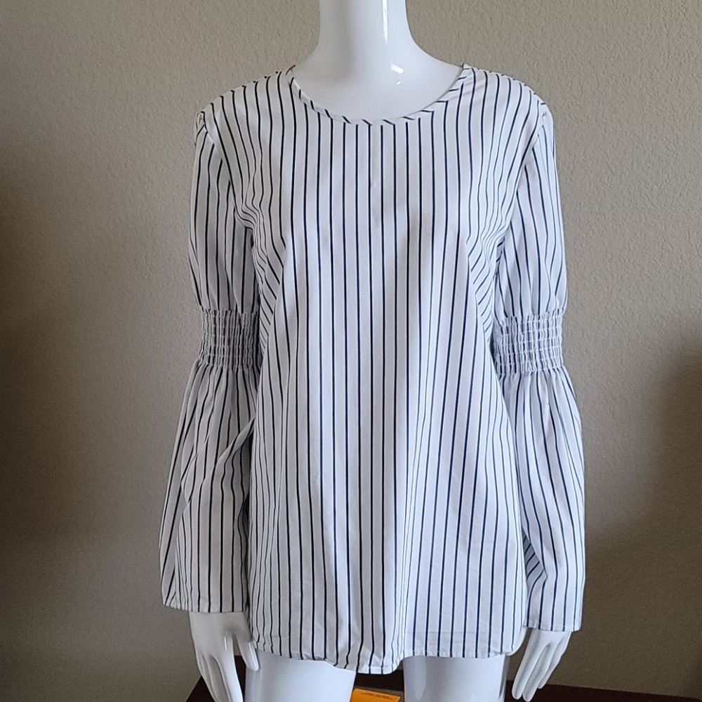 Michael Kors ladies size Large bell sleeve top